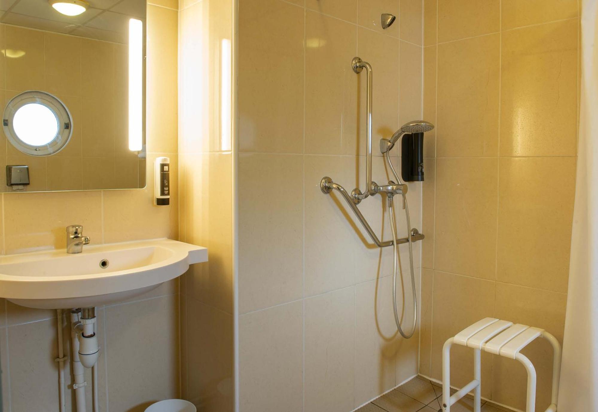B&B Hotel Saint-Quentin Buitenkant foto